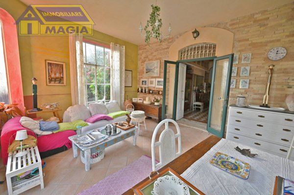 casa indipendente in vendita a Colli del Tronto in zona Villa San Giuseppe
