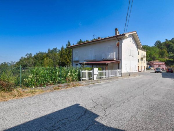 casa indipendente in vendita a Comunanza in zona Casale