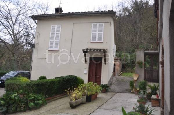 casa indipendente in vendita a Comunanza