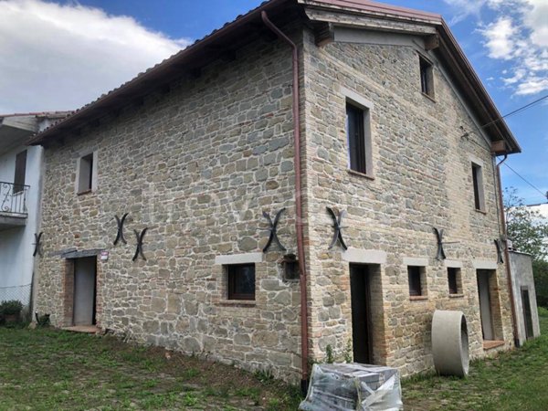 casa indipendente in vendita a Comunanza