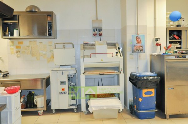 negozio in vendita a Comunanza