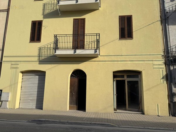 locale commerciale in vendita a Comunanza