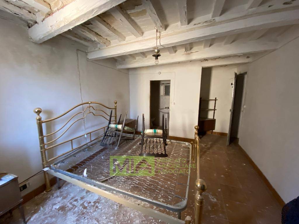 intera palazzina in vendita a Comunanza