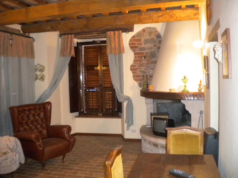 intera palazzina in vendita a Comunanza