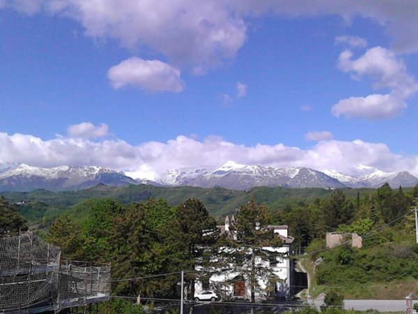 casa indipendente in vendita a Comunanza in zona Casale