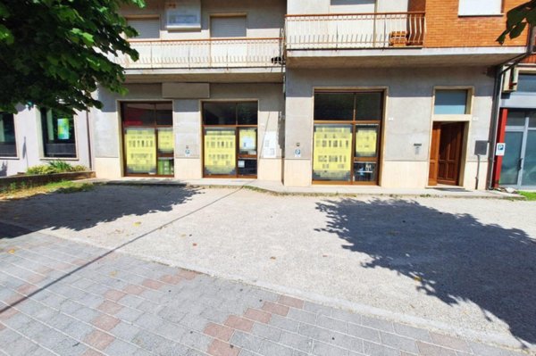negozio in vendita a Comunanza