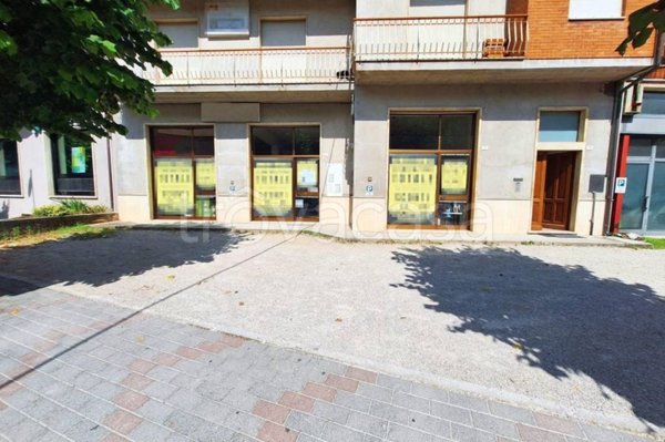 negozio in vendita a Comunanza