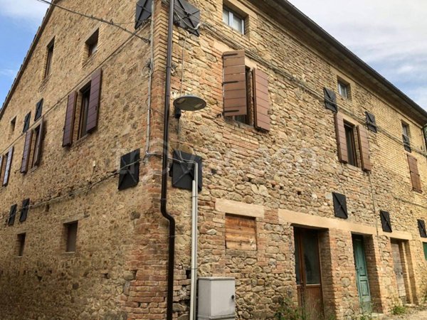 casa indipendente in vendita a Comunanza in zona Casale