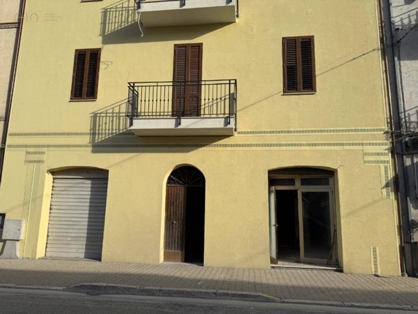 locale commerciale in vendita a Comunanza
