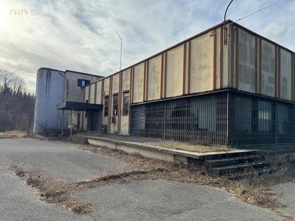 locale di sgombero in vendita a Comunanza
