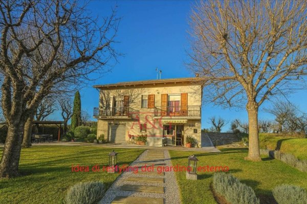 casa indipendente in vendita a Comunanza