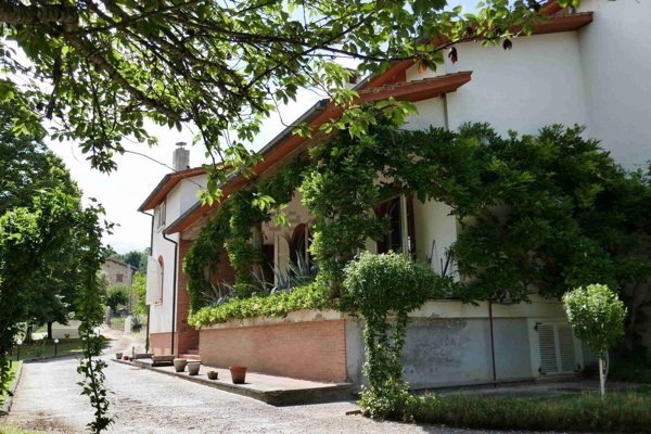 casa indipendente in vendita a Comunanza