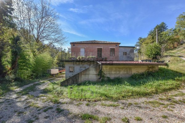 appartamento in vendita a Comunanza in zona Casale