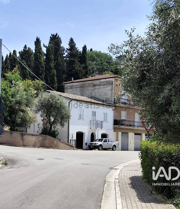 casa indipendente in vendita a Comunanza