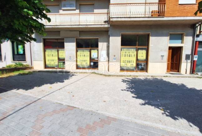 negozio in vendita a Comunanza