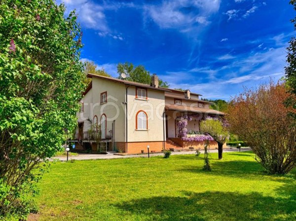 casa indipendente in vendita a Comunanza