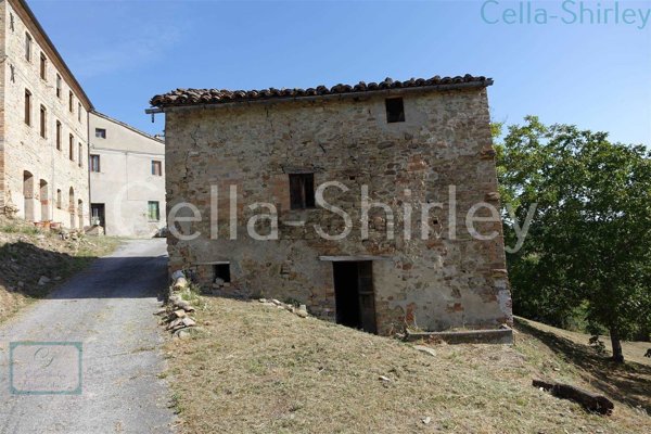 casa indipendente in vendita a Comunanza in zona Casale