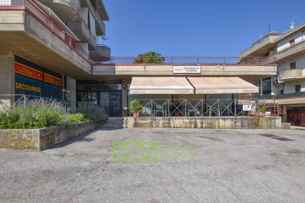 locale commerciale in vendita a Comunanza