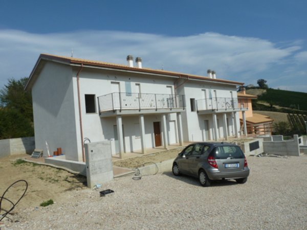 casa indipendente in vendita a Cossignano