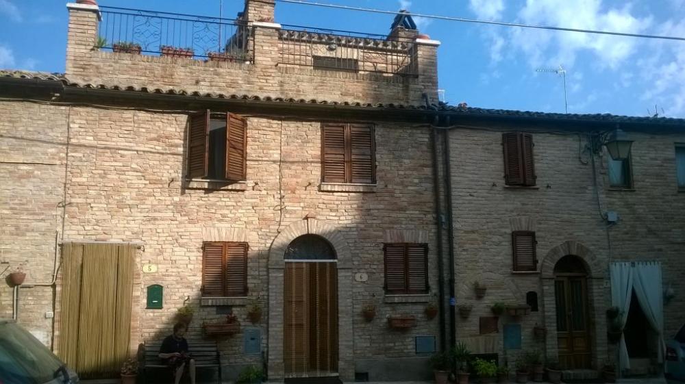 casa indipendente in vendita a Cossignano