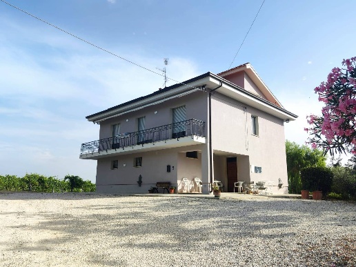 casa indipendente in vendita a Cossignano