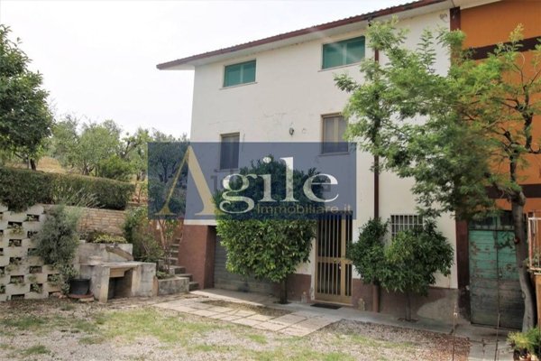 casa indipendente in vendita a Cossignano