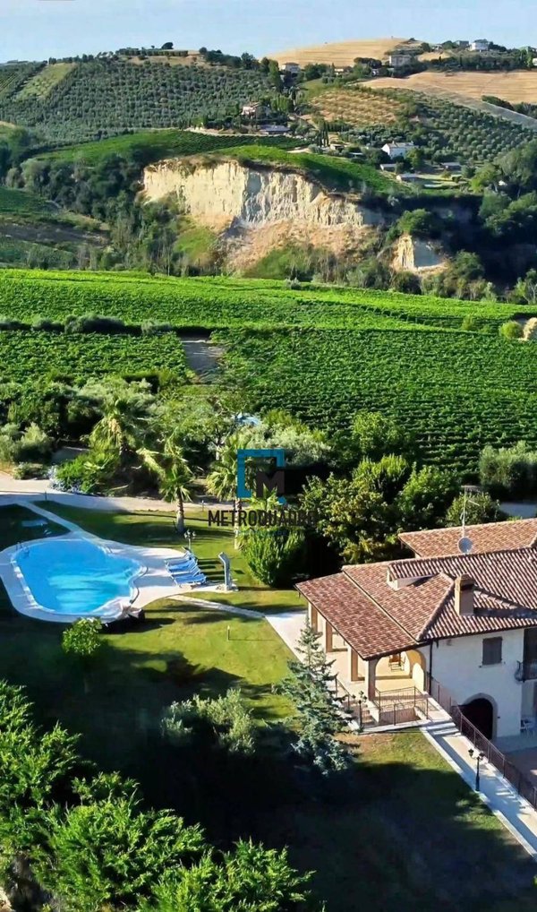 casa indipendente in vendita a Cossignano
