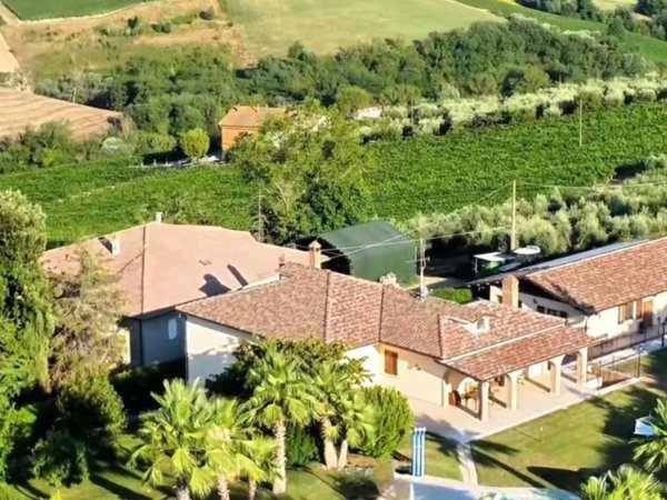 casa indipendente in vendita a Cossignano