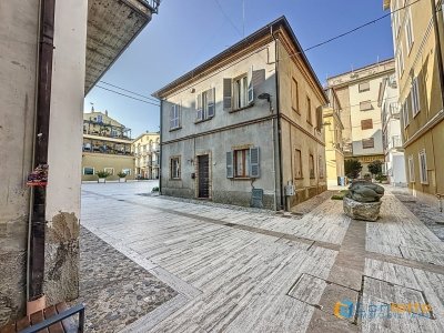 casa indipendente in vendita a Cupra Marittima
