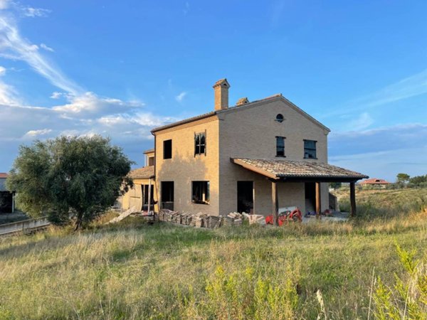 casa indipendente in vendita a Cupra Marittima