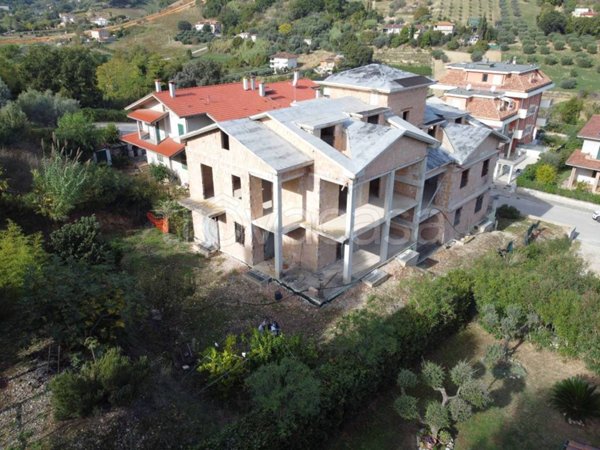 intera palazzina in vendita a Cupra Marittima