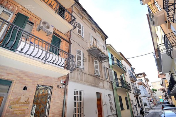 intera palazzina in vendita a Cupra Marittima