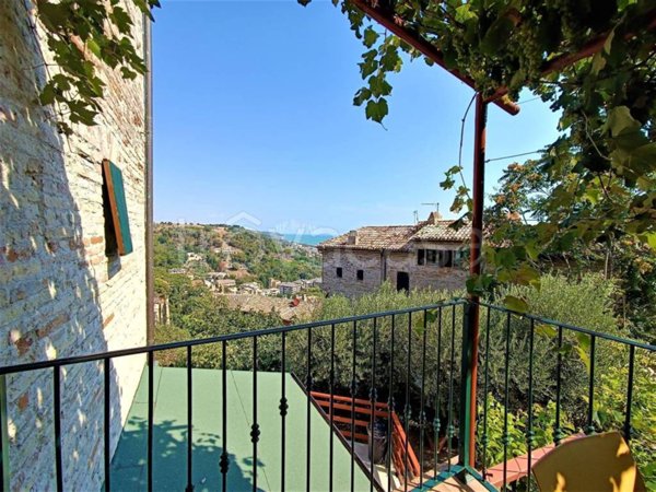 negozio in vendita a Cupra Marittima