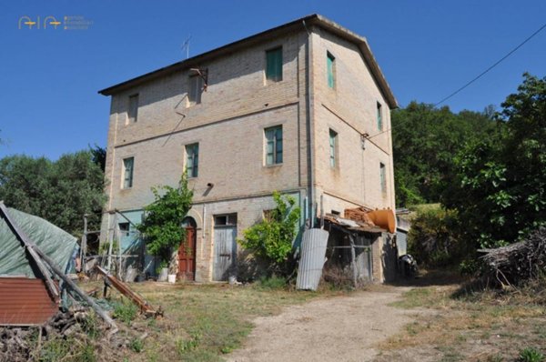 casale in vendita a Cupra Marittima