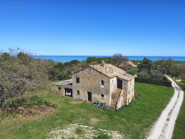 casale in vendita a Cupra Marittima