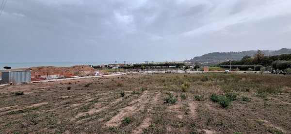 terreno edificabile in vendita a Cupra Marittima