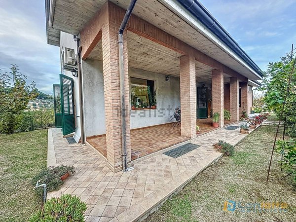 casa indipendente in vendita a Cupra Marittima