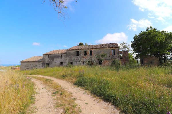 casale in vendita a Cupra Marittima