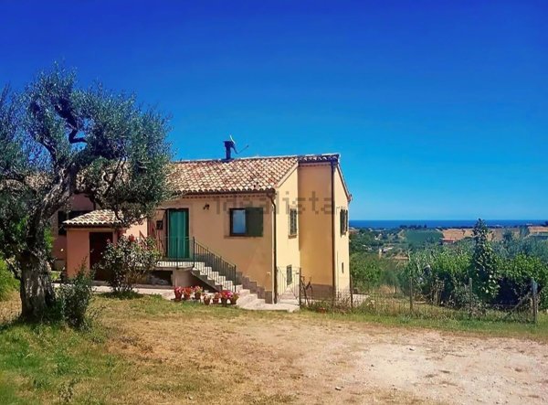 casale in vendita a Cupra Marittima