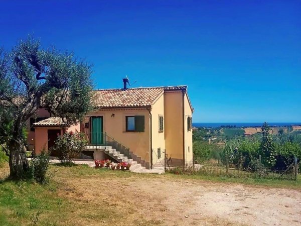 casa indipendente in vendita a Cupra Marittima