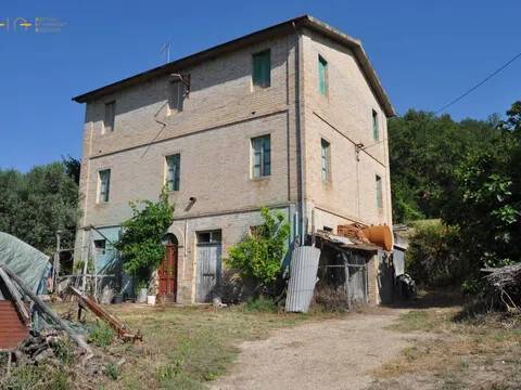 casa indipendente in vendita a Cupra Marittima