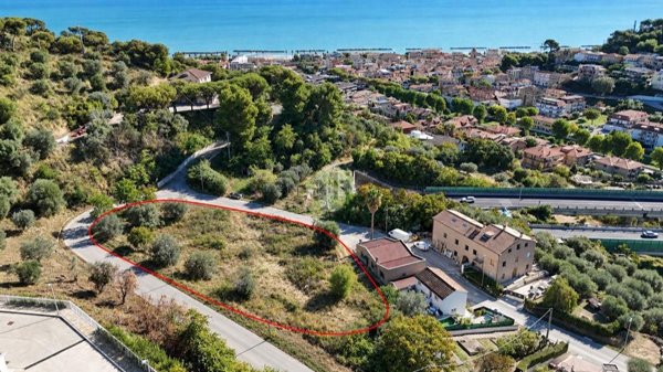 terreno in vendita a Cupra Marittima