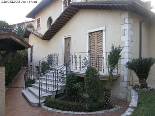 casa indipendente in vendita a Folignano in zona Villa Pigna