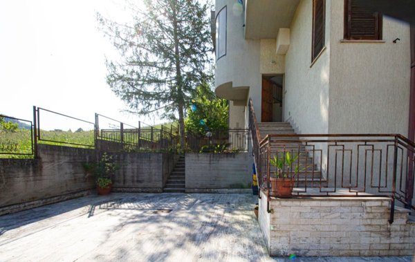 appartamento in vendita a Folignano in zona Case di Coccia