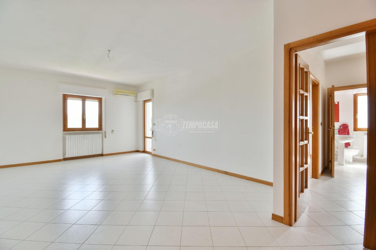 appartamento in vendita a Folignano