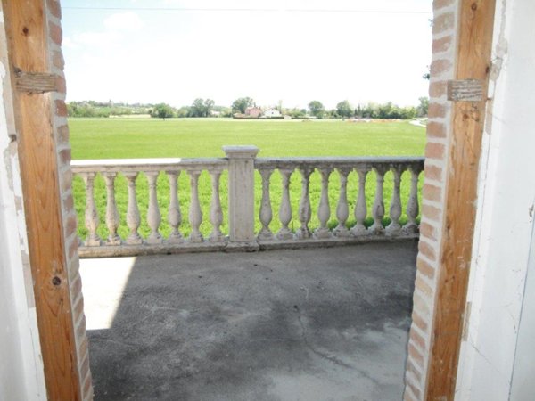 casa indipendente in vendita a Folignano