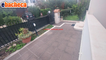 casa indipendente in vendita a Folignano