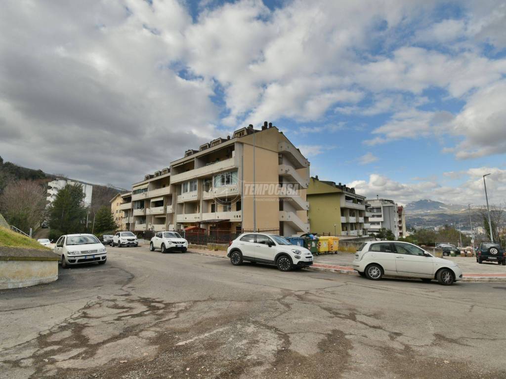 appartamento in vendita a Folignano in zona Villa Pigna