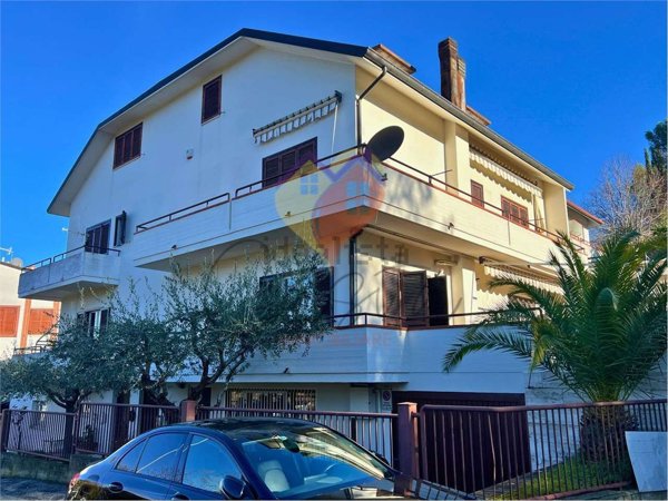 casa semindipendente in vendita a Folignano in zona Case di Coccia