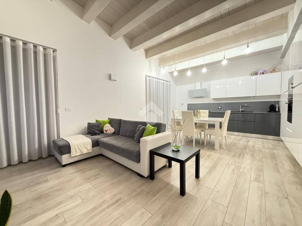 appartamento in vendita a Folignano in zona Piane di Morro